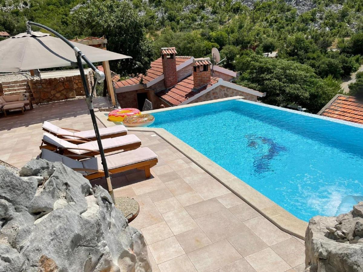 Lovely Holiday Home In Starigrad Exterior photo