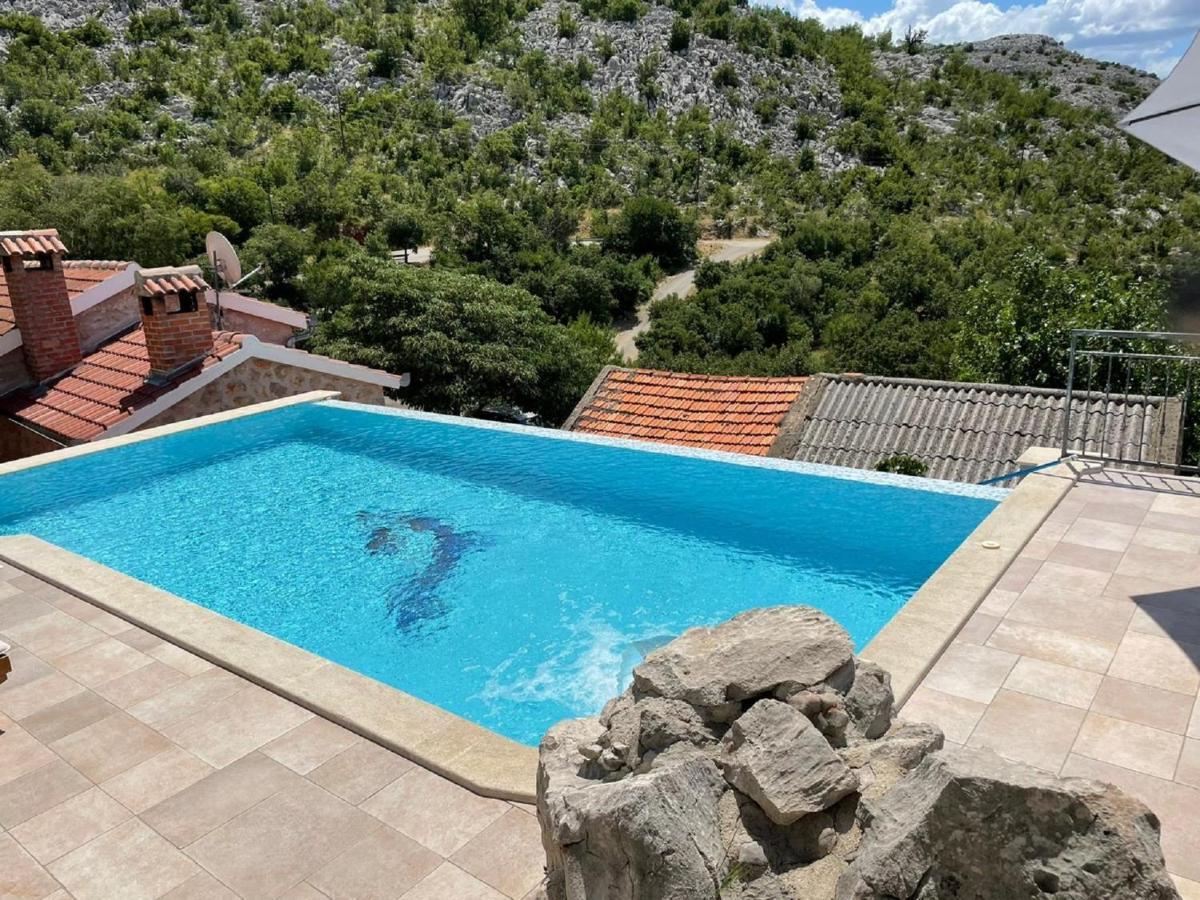 Lovely Holiday Home In Starigrad Exterior photo